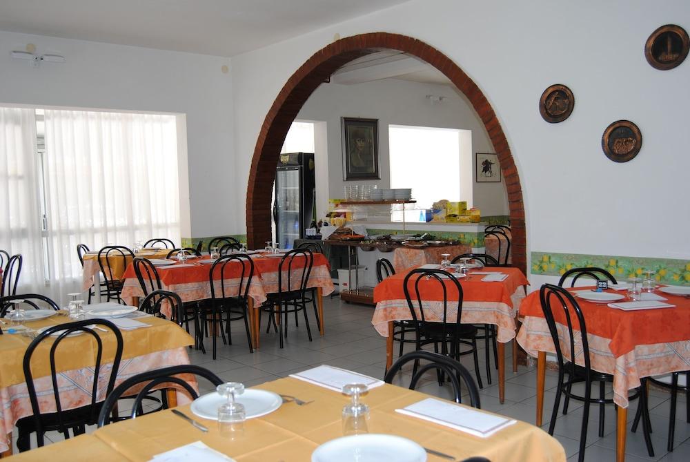 Hotel Trevi Cesenatico Εξωτερικό φωτογραφία